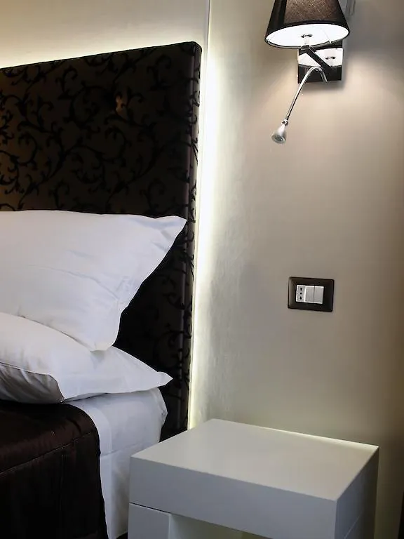 Maison d'hôtes Piccolo Di Piazza Di Spagna Suites Rome