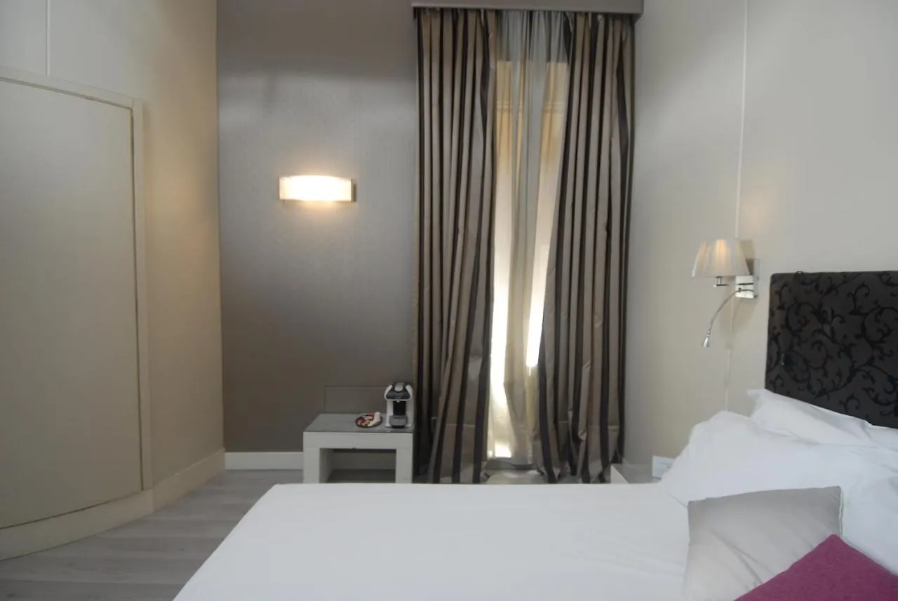 Piccolo Di Piazza Di Spagna Suites Rome